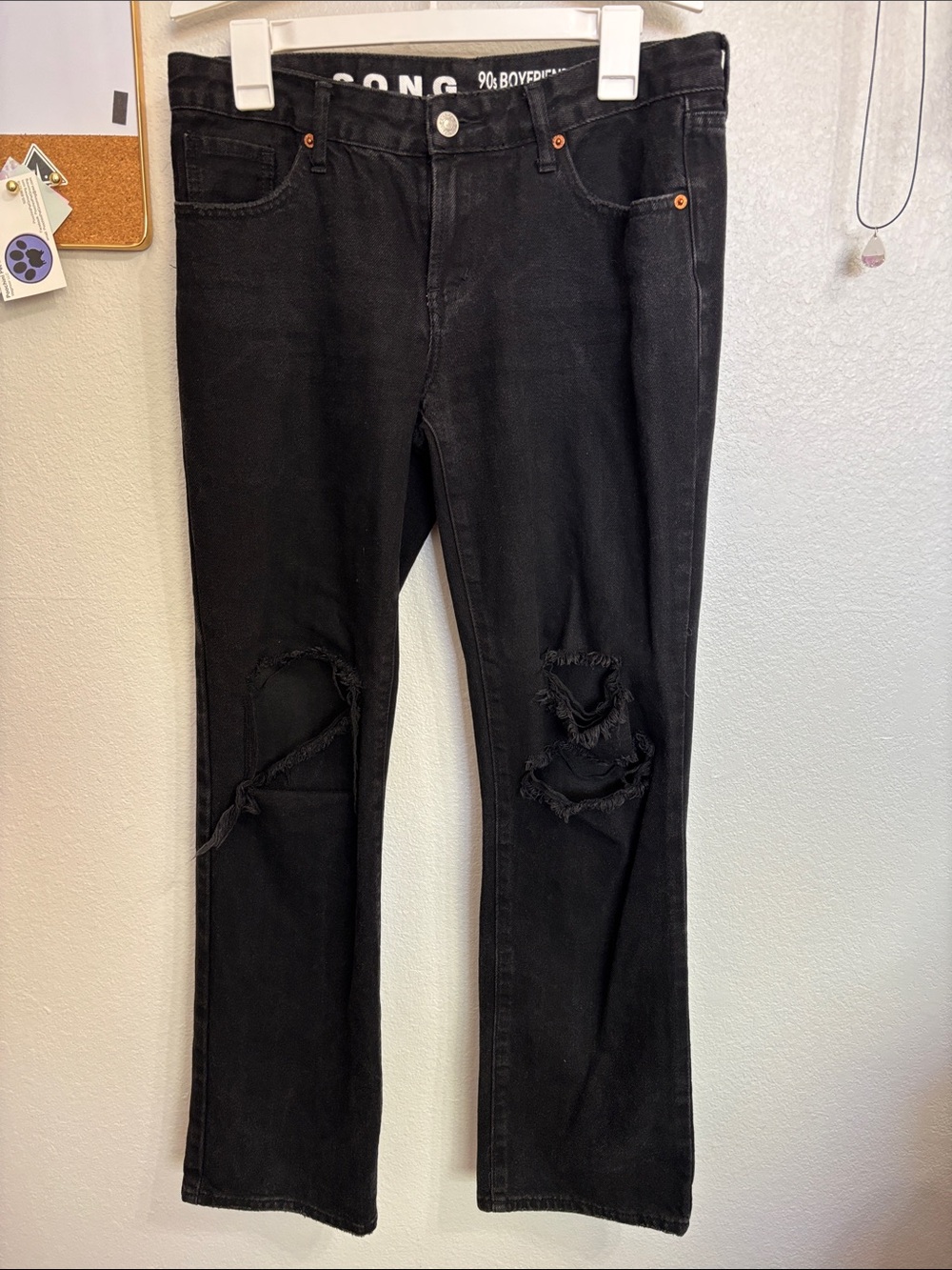 Black Distressed Boyfriend Jeans - 90’s Boyfriend Fit